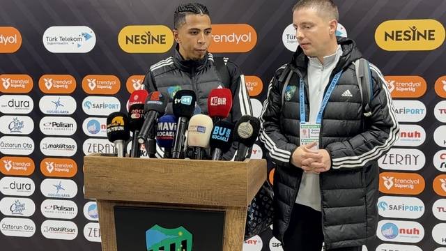 Rigoberto Rivas: "İlk yarıyı 3 puanla kapattığımız için mutluyuz"