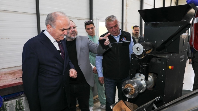 Başkan Özlü sahada: 23 Nisan Parkı Kütüphanesi açılışa hazır
Kokoreççilerin yeni dükkanları tamamlanıyor
Mama üretim tesisi ile yüzde 100 organik üretim