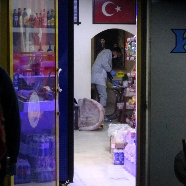 Antalya'da markette cinayet: 2 ölü
Market sahibi, çıkan tartışmada 2 kişiyi...