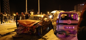 Baba yadigarı otomobil hurdaya döndü: 2 yaralı