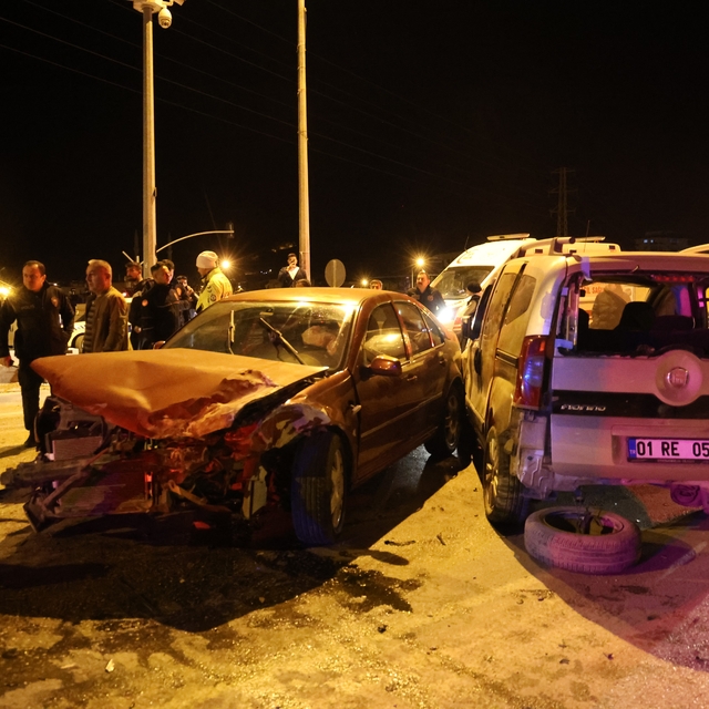 Baba yadigarı otomobil hurdaya döndü: 2 yaralı