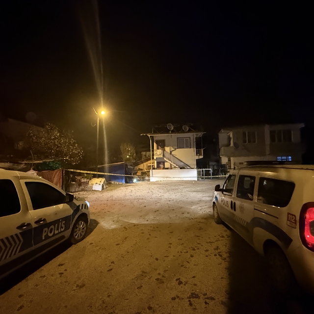 Evinin önünde silahlı saldırıya uğrayan motokurye hayatını kaybetti