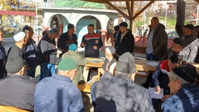 Çukurören köyünde üreticilere eğitim