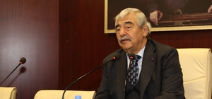 TOBB Gaziantep Genç Girişimciler Kurulu Toplantısı
SANKO Holding Onursal Başkanı Abdulkadir Konukoğlu:
"Üniversite eğitimi almış, yabancı dil bilen genç girişimciler, bayrağı devredeceğimiz yarının başarılı iş insanlarıdır"
"Mutlaka insana dokunun; diliniz yapıcı, üslübunuz sakin olsun"
"Tekstil sektörü şu an sıkıntılı ama bu tekstilin doğasında var. Bir dönem sıkıntı yaşayan tekstil, gün gelir fazlası ile kazandırır"