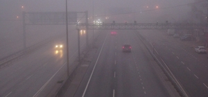 Kocaeli’de yoğun sis trafiği olumsuz etkiledi: Görüş mesafesi 75 metreye düştü