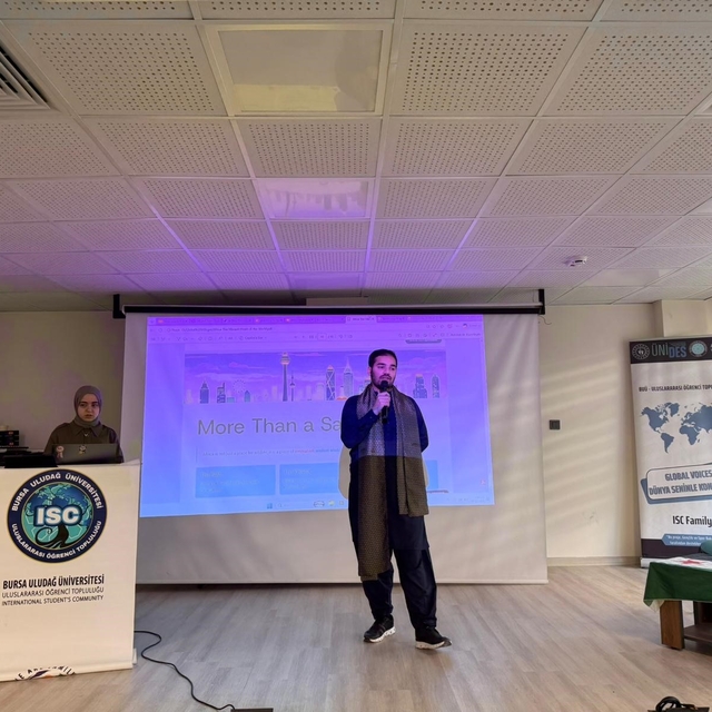 Bursa'da Meslek Lisesinde Dünya Seninle Konuşuyor etkinliği