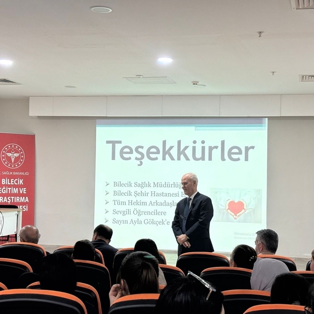 Bilecik'te 'Hatasız hekimlik mümkün mü' semineri düzenlendi