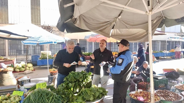 Kütahya Emniyeti'nden semt pazarlarında güvenlik bilgilendirmesi