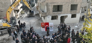 Gülpınar: "Bazıları konuşur bazıları yapar"
Şanlıurfa'da 250 bağımsız birim kamulaştırılarak yıkımı başlatıldı