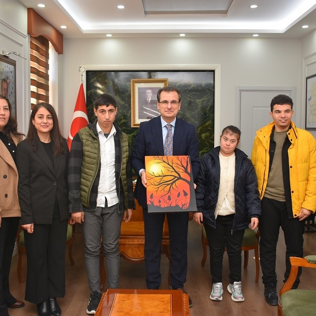 Kaymakam Güldoğan, Özel Eğitim öğrencilerini makamında ağırladı