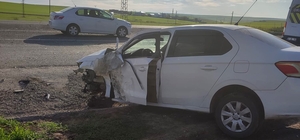 Diyarbakır'da otomobil ile minibüs çarpıştı: 7 yaralı