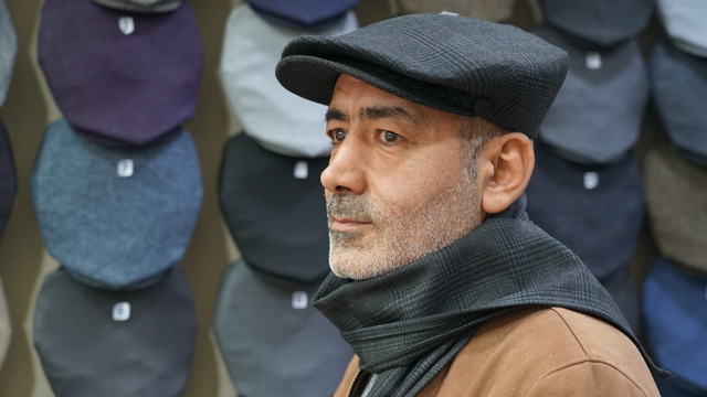 Elazığ'ın 8 köşe şapkasını 26 yıldır üretiyor; geleneğin sürmesini istiyor