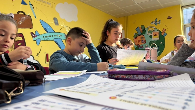 Menteşe'de çocuklar İngilizceyi eğlenerek öğreniyor