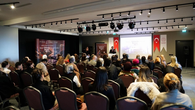 İzmir'de Uluslararası Köklerin Boyası Sempozyumu gerçekleştirildi