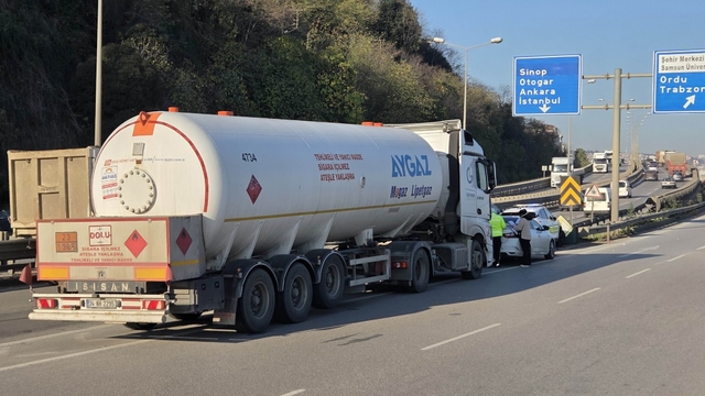 LPG yüklü tanker otomobile çarptı, facianın eşiğinden dönüldü
Aynı yerde meydana gelen 2 ayrı kazada 1 kişi yaralandı