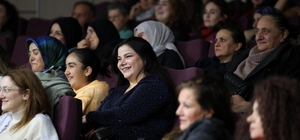 Kartepe’de tiyatro şöleni