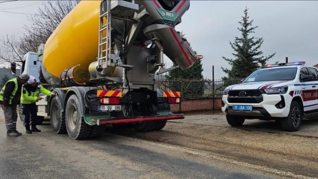 Jandarmadan ticari araçlara kış lastiği denetimi