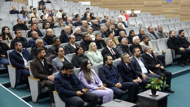 Van'da "Mide Kanseri Farkındalık Semineri" düzenlendi
Van Eğitim ve Araştırma Hastanesi Genel Cerrah Prof. Dr. Sabahattin Çelik:
"Bu çalışmada sıcak çay masum çıktı; bu faktörle ilgili herhangi bir olumsuzluk tespit edilmedi"
"Otlu peynirin günlük 150 gramdan fazla tüketilmesinin kanser riskini iki kat artırdığı belirlendi"