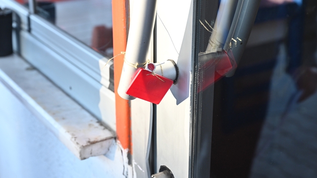 Isparta'da 'içerisinde haşereler görüldüğü' iddia edilen döner salonu mühürlendi
Ruhsatsız çalıştığı belirlenen dönercinin kapısına mühür vuruldu