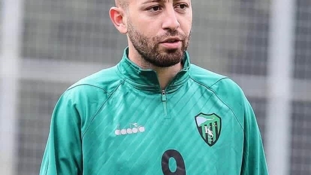 Silahlı saldırıya uğrayan futbolcu hayatını kaybetti