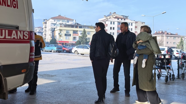 Bursa'da bebeğin akciğerine fıstık kaçtı
İnegöl ilçesinde 1 yaşındaki bebeğin akciğerine fıstık kaçtı