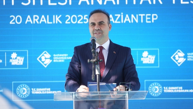 Bakan Kacır: "Su kaynaklarımızın sanayimizde etkin ve verimli kullanımını destekleyecek adımları kararlılıkla hayata geçiriyoruz"
Sanayi ve Teknoloji Bakanı Mehmet Fatih Kacır, Gaziantep'te OSB İsale Hattı ve İslahiye Sanayi Sitesi Anahtar Teslim Töreni'ne katıldı
