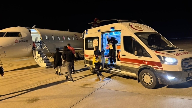 Ağrı'da 2 yaşındaki bebek ambulans uçakla İstanbul'a sevk edildi