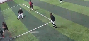 Halı sahada ölüm kameraya yansıdı