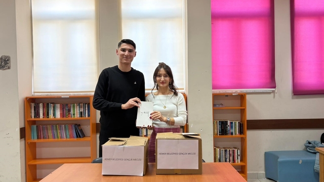 Kemer Belediyesi Gençlik Meclisi'nden anlamlı bağış