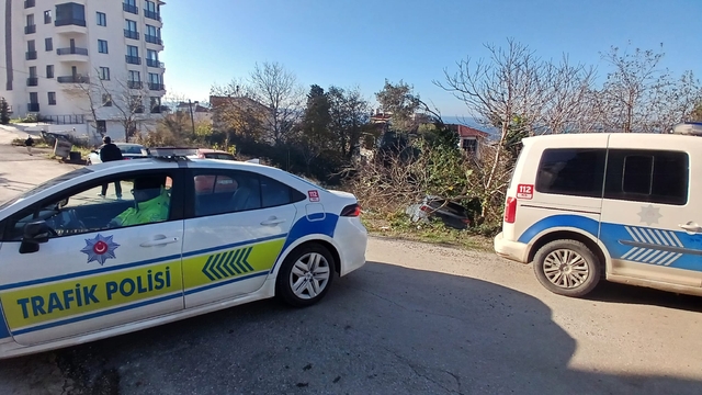 Sinop'ta devrilen otomobilin sürücüsü yaralandı