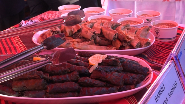 Rize'de Hamsi Festivali'nin gözdesi 'Hamsili su böreği ve hamsili döner' oldu