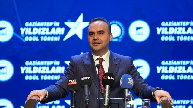 Bakan Kacır: "23 yıl önce 36 milyar dolar olan yıllık ürün ihracatımız 270,6 milyar dolara çıktı"
Sanayi ve Teknoloji Bakanı Mehmet Fatih Kacır, Gaziantep'in Yıldızları ödül törenine katıldı
GSO Gaziantep'in Yıldızları Ödül Töreni yapıldı