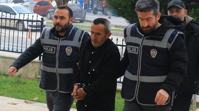 Tartıştığı arkadaşını evinin önünde vurdu (3)