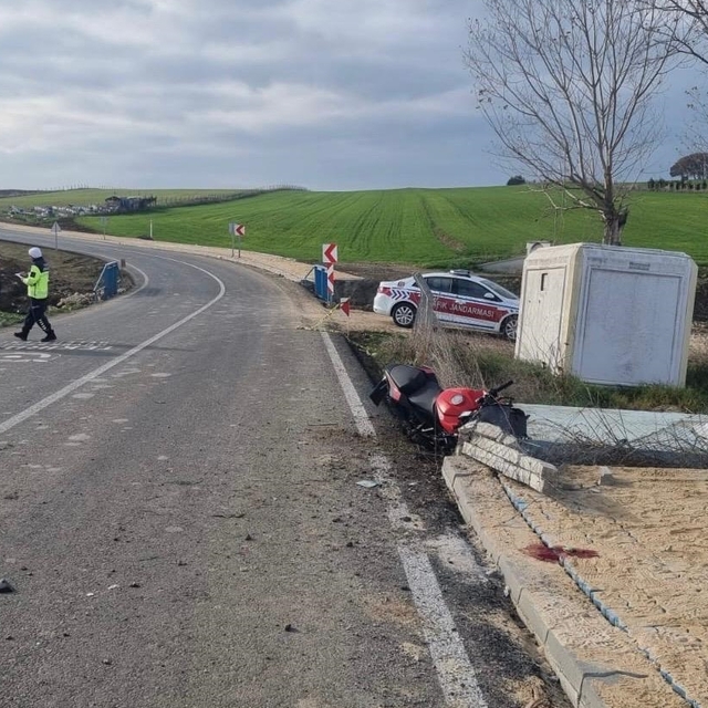 Tekirdağ'da tel çitlere çarpan motosikletteki 1 kişi öldü, 1 kişi yaralandı