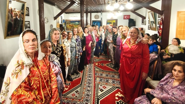 Kütahya'da 'Şalvar Gecesi'yle gelenekler yaşatıldı