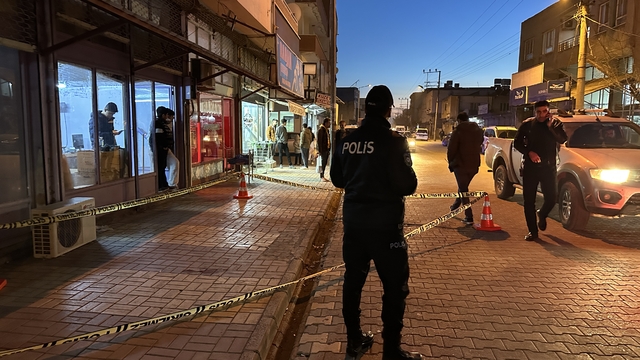 Adıyaman'da bir kişi tartıştığı eşini bıçaklayarak öldürdü