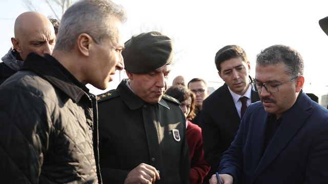 Iğdır Valisi Turan, Ermenistan sınırındaki Alican Sınır Kapısı'nda inceleme yaptı