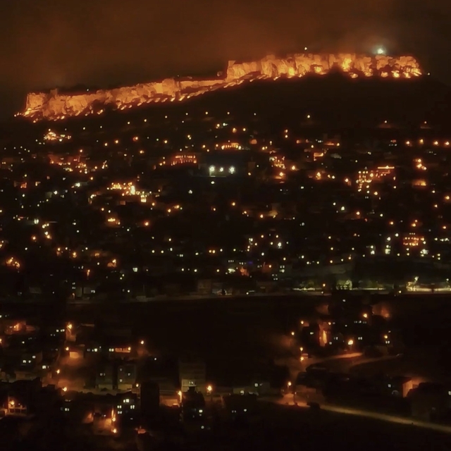 Sisle bütünleşen Mardin gecesi kartpostallık görüntüler oluşturdu