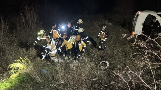 Otomobil şarampole devrildi; 1 yaralı