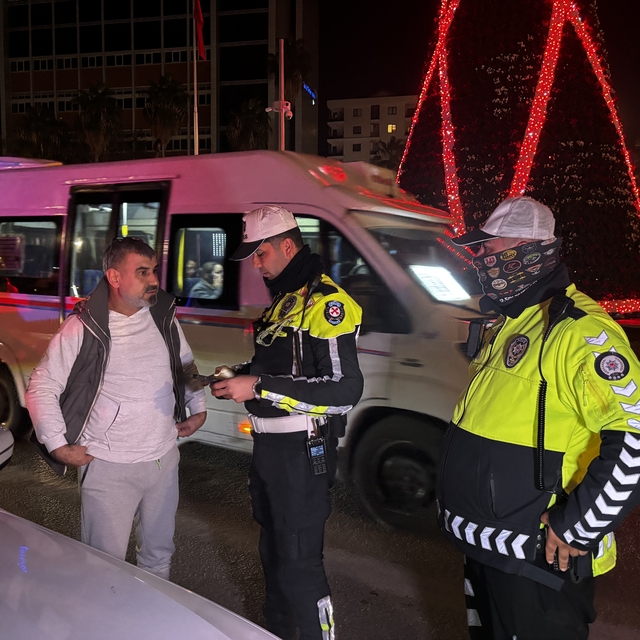 Adana'da trafik denetimi: 60 araç sürücüsüne 495 bin lira ceza