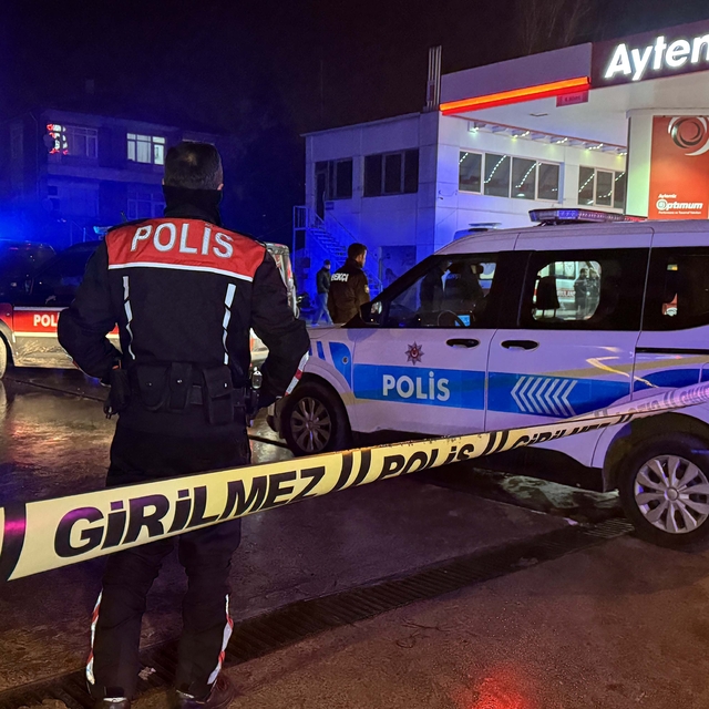 Kırıkkale'de çıkan silahlı ve bıçaklı kavgada 3 kişi yaralandı