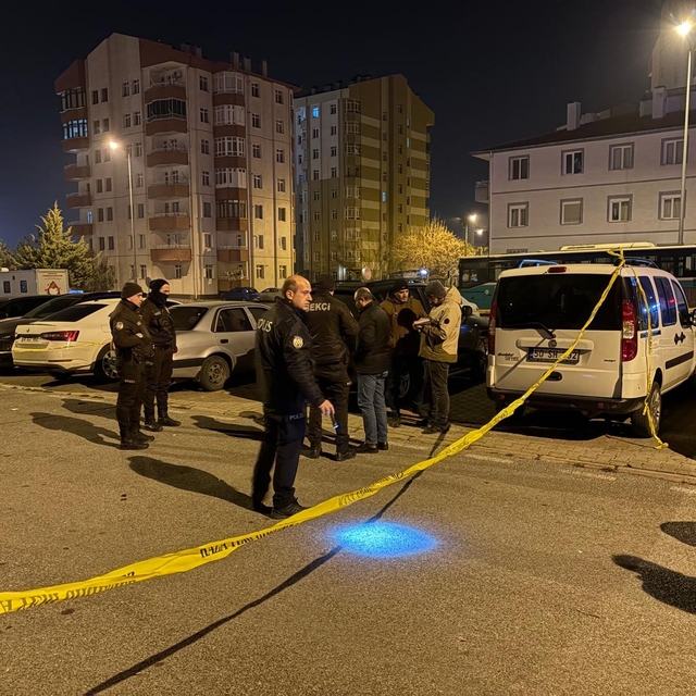 Ateş açtığı tüfeği otomobilin altına saklamaya çalıştı
Komşular arasında çı...