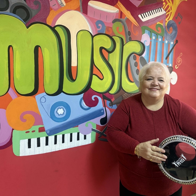 Bir yılda 3 beyin ameliyatı geçirdi; darbuka çalarak hayata tutundu