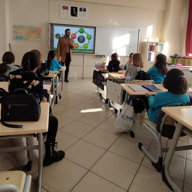 Bayburt'ta öğrencilere sıfır atık ve çevre farkındalığı eğitimi verildi