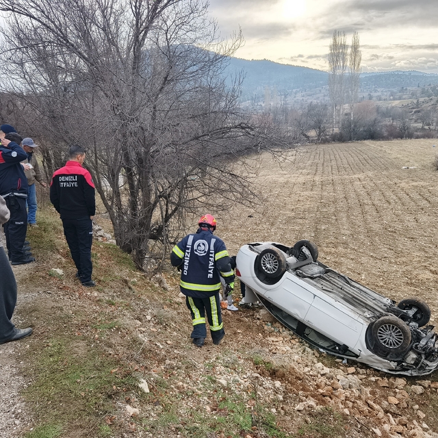 Kontrolden çıkan otomobil tarlaya uçtu; 2 yaralı