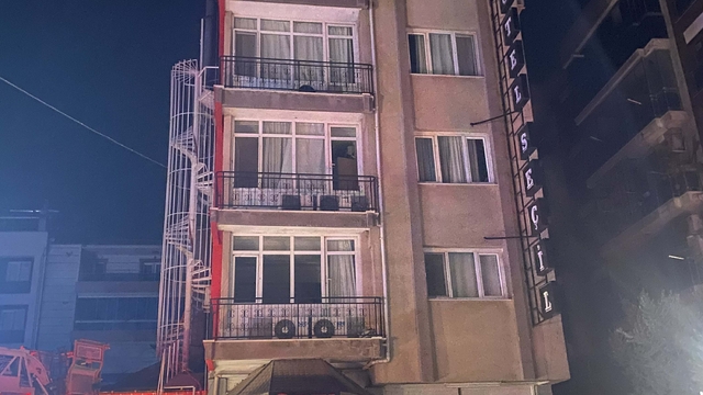 Manisa'da otelde çıkan yangın zarara yol açtı