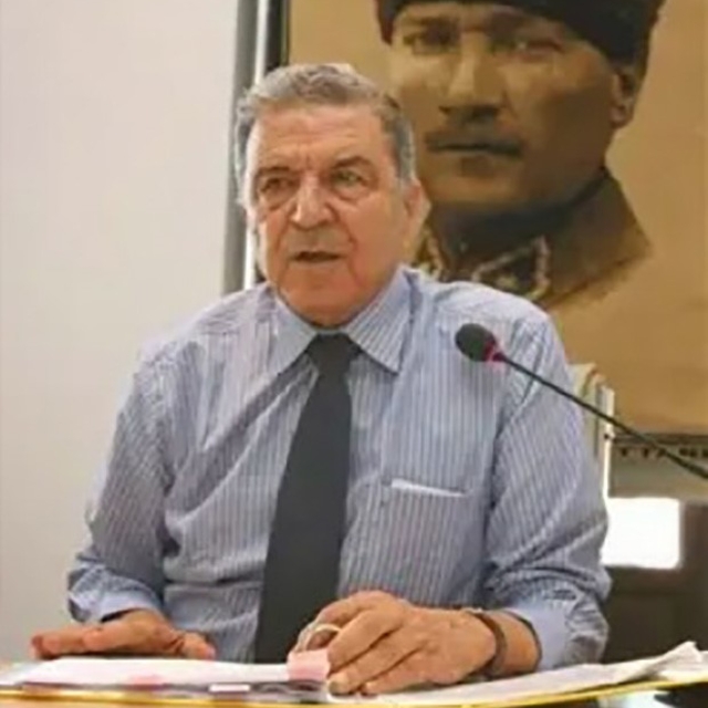 Çeşme'nin eski Belediye Başkanı Faik Tütüncüoğlu hayatını kaybetti