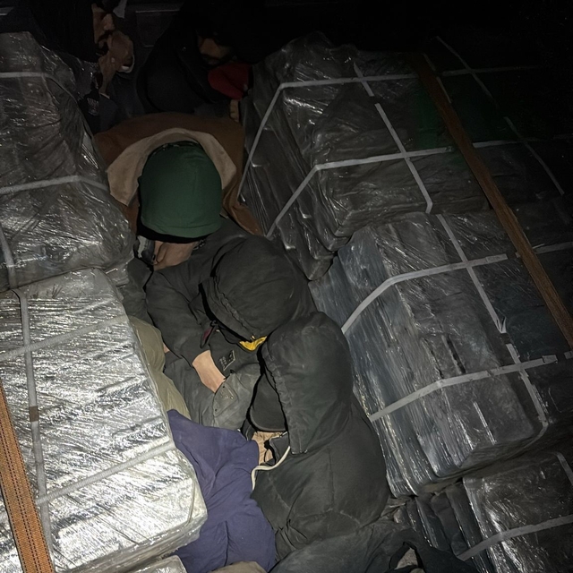 Amasya'da çinko yüklü tırdan 37 kaçak göçmen çıktı