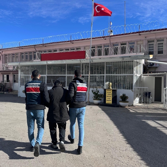 Kırmızı bültenle aranan DEAŞ üyesi Gaziantep'te yakalandı