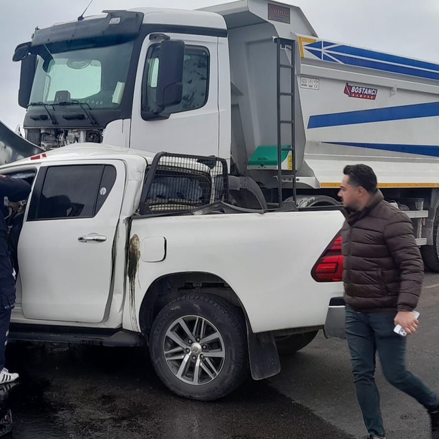 Tokat'ta kamyon ile kamyonetin çarpıştığı kazada 1 kişi öldü, 1 kişi yarala...